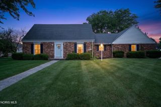 1524 Red Bud Drive, Northwood, OH 43619