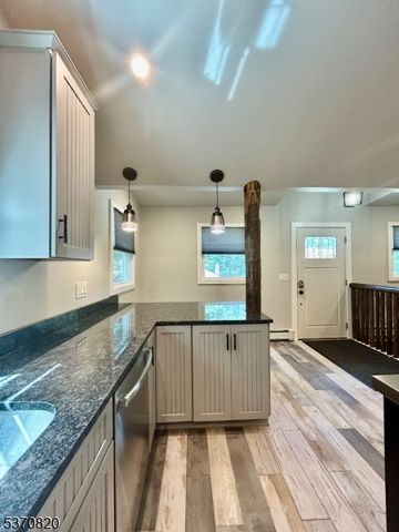 37 Highland Rd, Bloomingdale Boro, NJ 07403