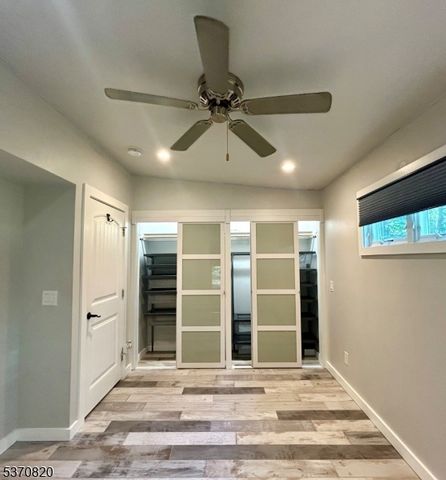 37 Highland Rd, Bloomingdale Boro, NJ 07403