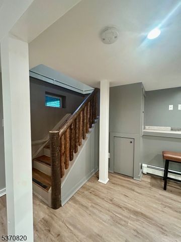 37 Highland Rd, Bloomingdale Boro, NJ 07403
