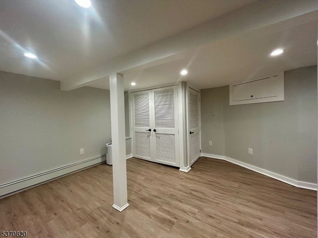 37 Highland Rd, Bloomingdale Boro, NJ 07403