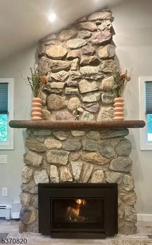 37 Highland Rd, Bloomingdale Boro, NJ 07403