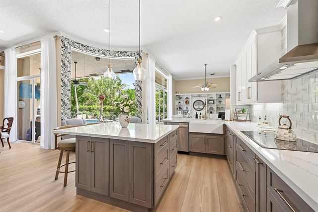 4942 NW 110th Way, Coral Springs, FL 33076
