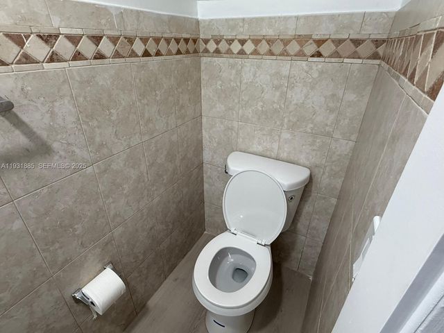 7835 W 30th Ct G-210, Hialeah, FL 33018