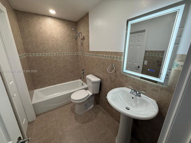 7835 W 30th Ct G-210, Hialeah, FL 33018