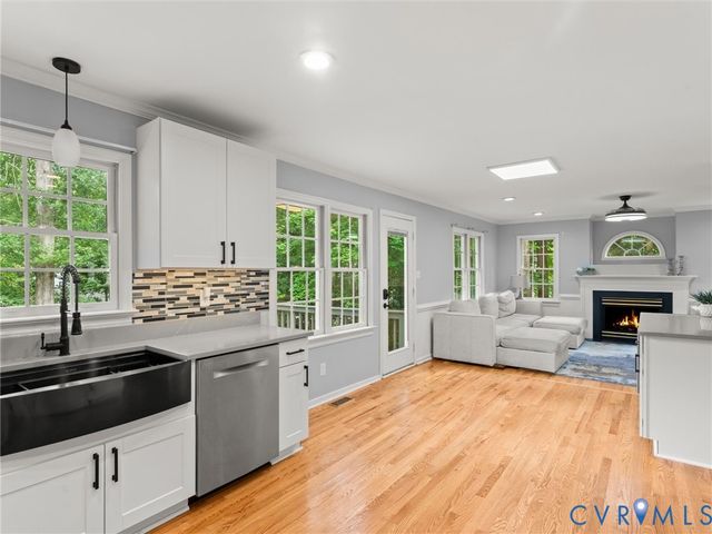 12412 Hillcreek Ct, Midlothian, VA 23112