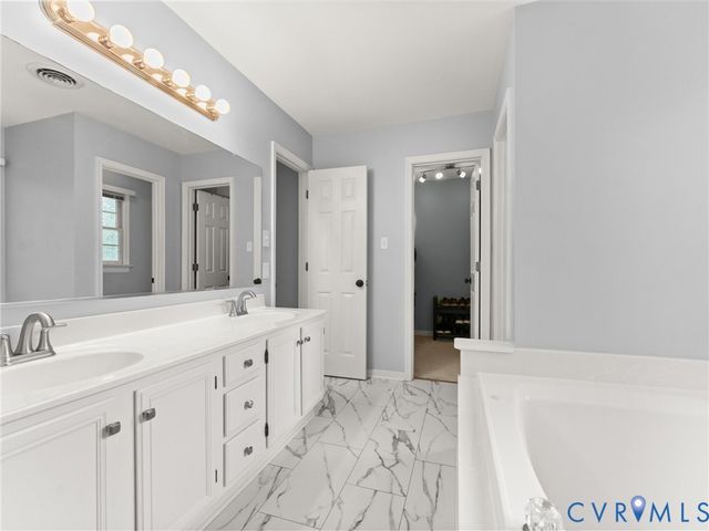 12412 Hillcreek Ct, Midlothian, VA 23112