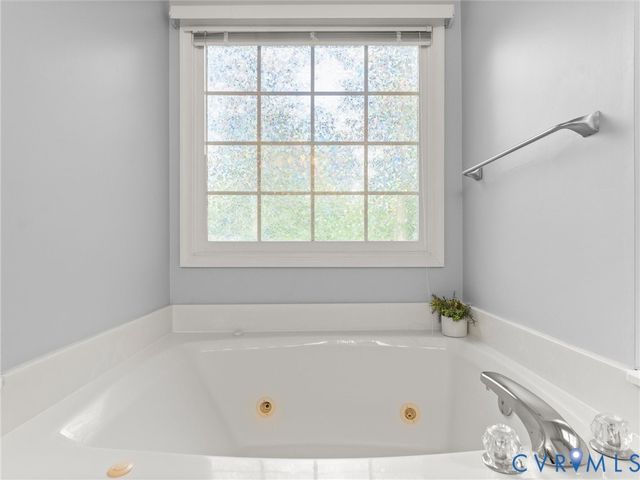 12412 Hillcreek Ct, Midlothian, VA 23112