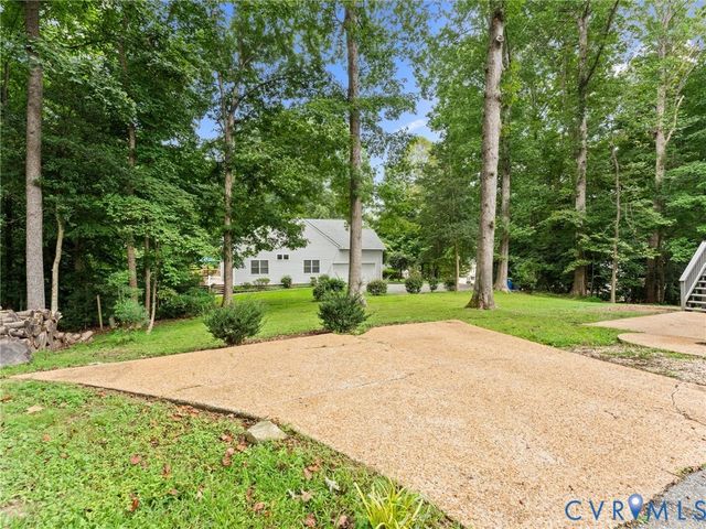 12412 Hillcreek Ct, Midlothian, VA 23112