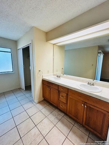 14810 Ridge Hill Dr., San Antonio, TX 78233