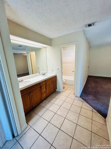 14810 Ridge Hill Dr., San Antonio, TX 78233