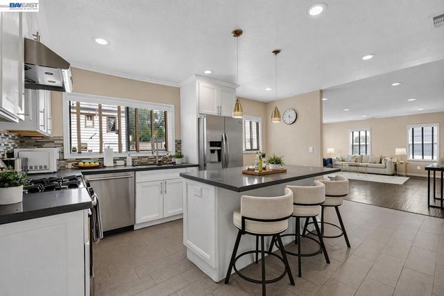 3710 Smith St, Union City, CA 94587