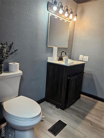 21255 Laramie Road, St Robert, MO 65584