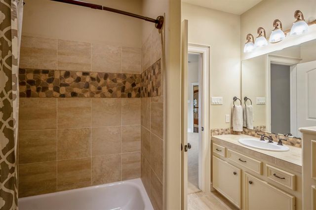102 Lake Sterling Gate Drive, Spring, TX 77379
