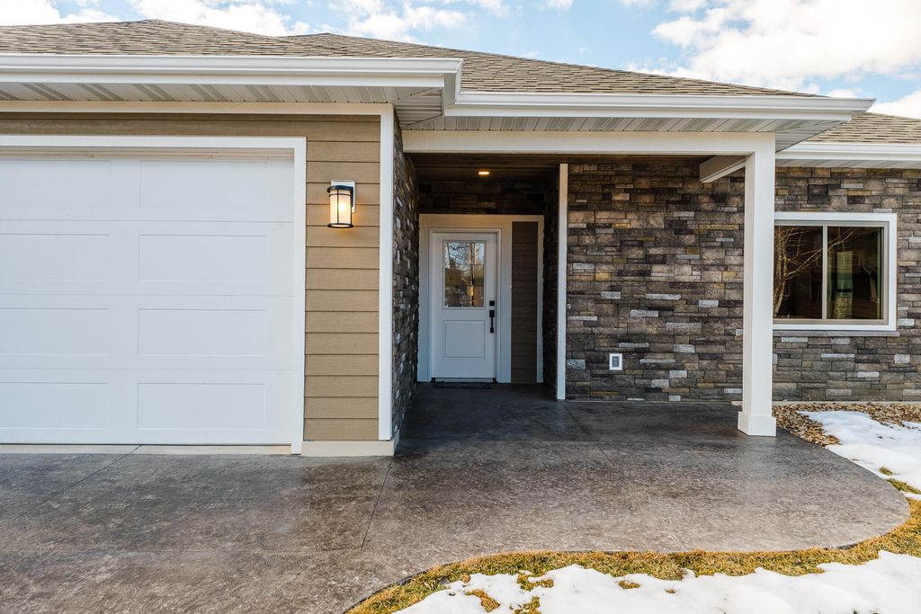 8 Buckskin Drive, Sheridan, WY 82801 photo 3