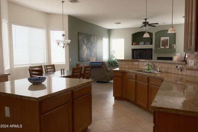 18428 W SUMMERHAVEN Drive, Goodyear, AZ 85338