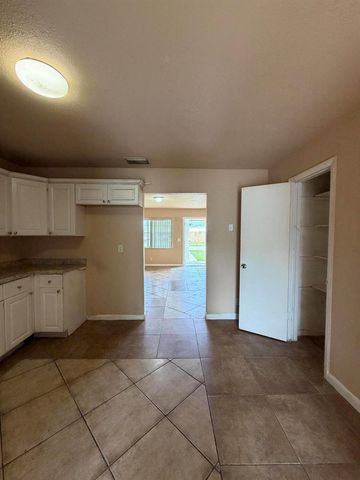 3243 Grove Road, Boynton Beach, FL 33435