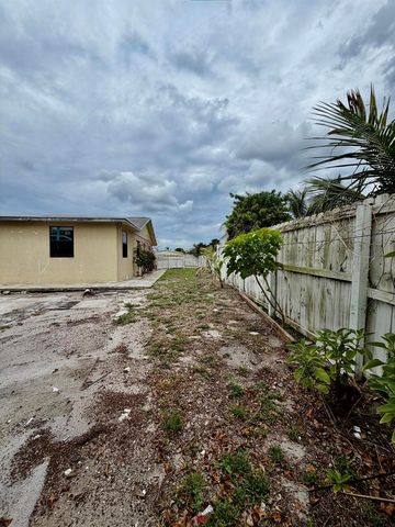 3243 Grove Road, Boynton Beach, FL 33435