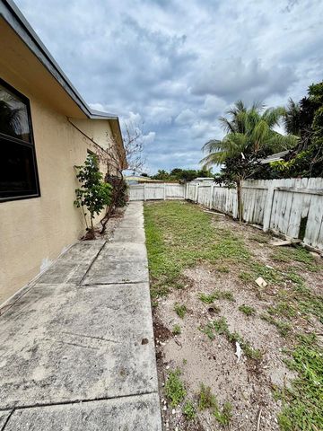 3243 Grove Road, Boynton Beach, FL 33435