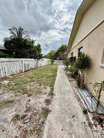 3243 Grove Road, Boynton Beach, FL 33435