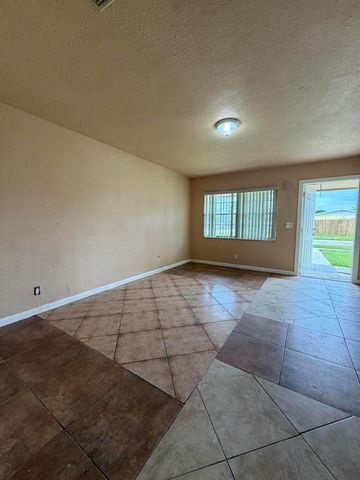 3243 Grove Road, Boynton Beach, FL 33435
