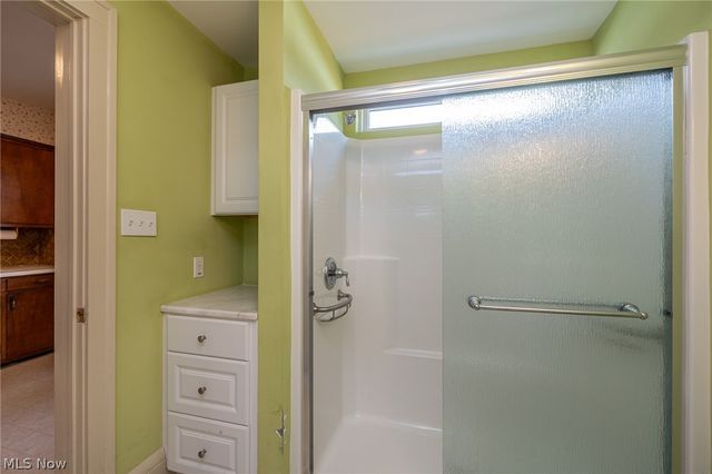 8028 Dresden Avenue, Parma, OH 44129