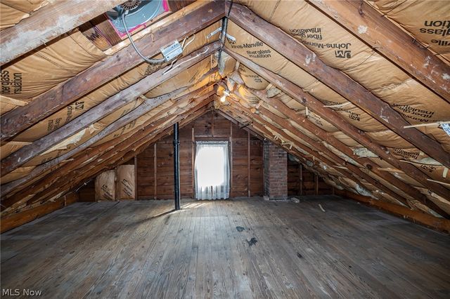 8028 Dresden Avenue, Parma, OH 44129