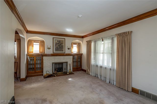 8028 Dresden Avenue, Parma, OH 44129