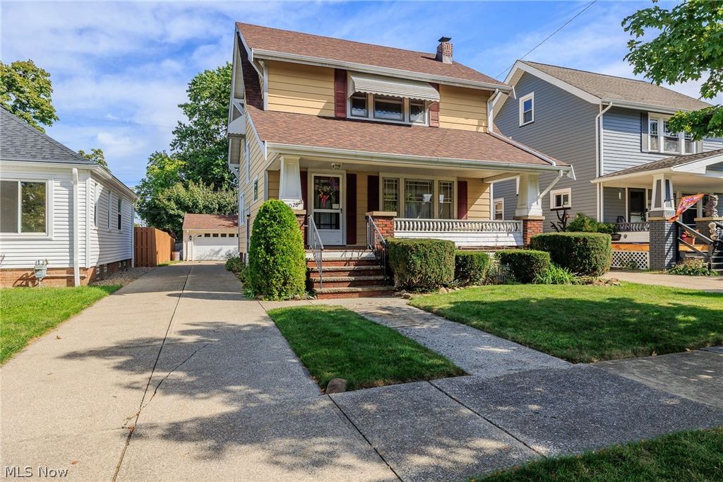 8028 Dresden Avenue, Parma, OH 44129