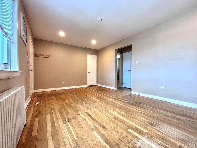 75-32 263rd Street 41B61, Glen Oaks, NY 11004