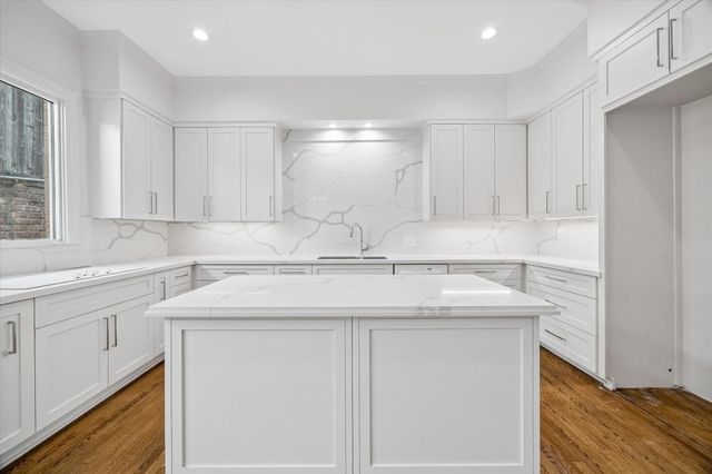 983 S Post Oak Lane, Houston, TX 77056
