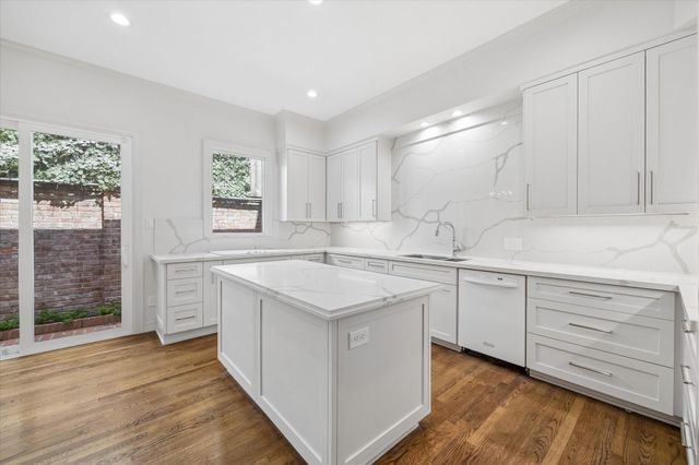 983 S Post Oak Lane, Houston, TX 77056