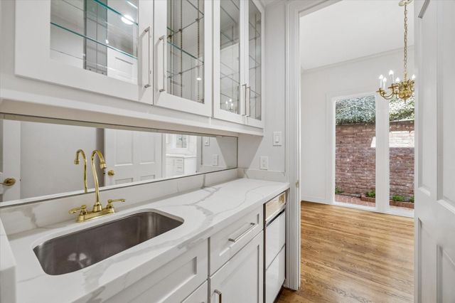 983 S Post Oak Lane, Houston, TX 77056