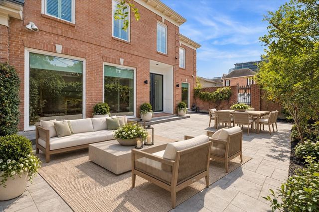 983 S Post Oak Lane, Houston, TX 77056