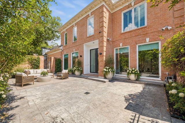 983 S Post Oak Lane, Houston, TX 77056