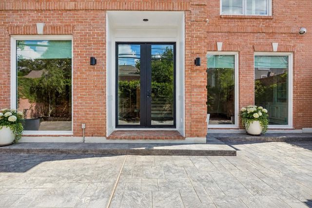 983 S Post Oak Lane, Houston, TX 77056