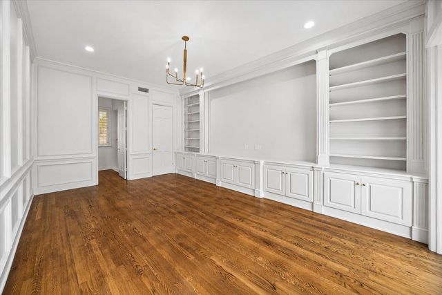 983 S Post Oak Lane, Houston, TX 77056