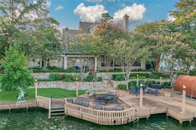 100 W Shore Lane, Montgomery, TX 77356