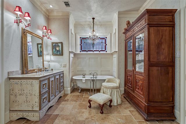 100 W Shore Lane, Montgomery, TX 77356