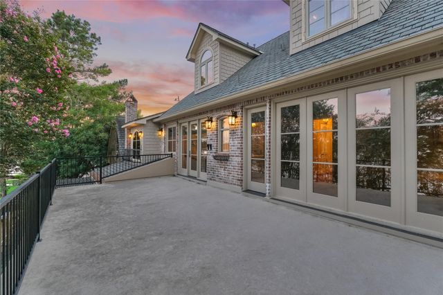 100 W Shore Lane, Montgomery, TX 77356