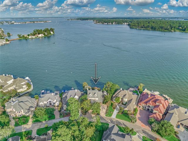 100 W Shore Lane, Montgomery, TX 77356