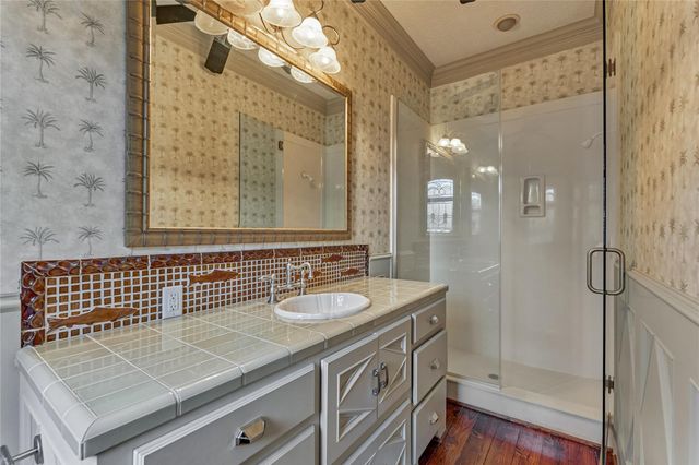 100 W Shore Lane, Montgomery, TX 77356
