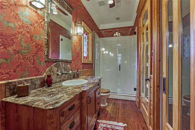 100 W Shore Lane, Montgomery, TX 77356