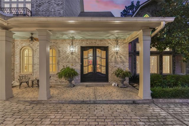 100 W Shore Lane, Montgomery, TX 77356