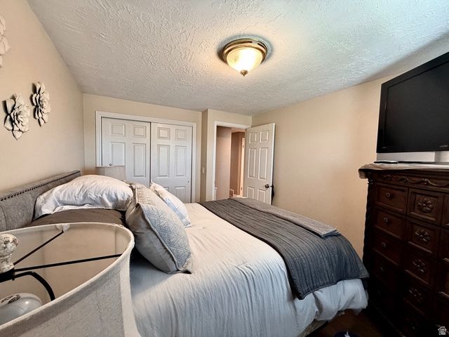 12080 S MILL RIDGE CIR, Sandy, UT 84094