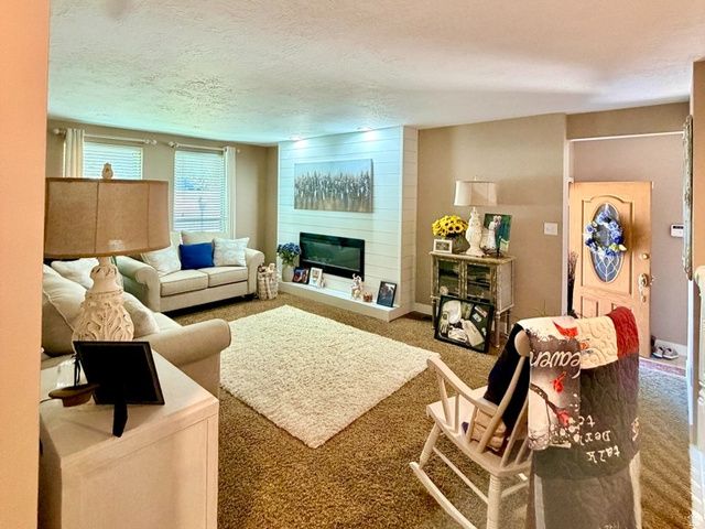 12080 S MILL RIDGE CIR, Sandy, UT 84094