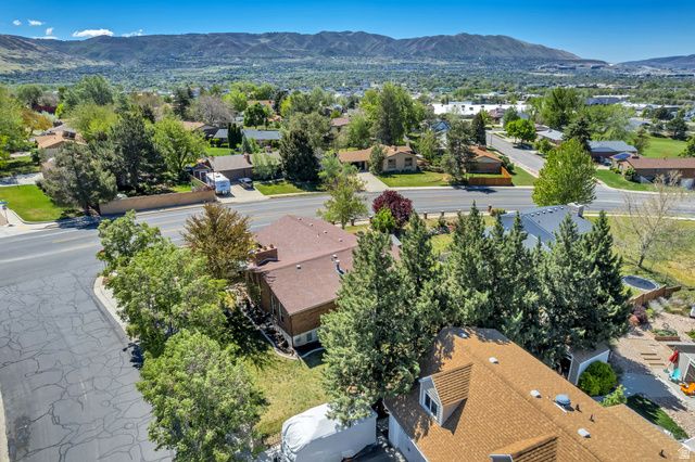 12080 S MILL RIDGE CIR, Sandy, UT 84094