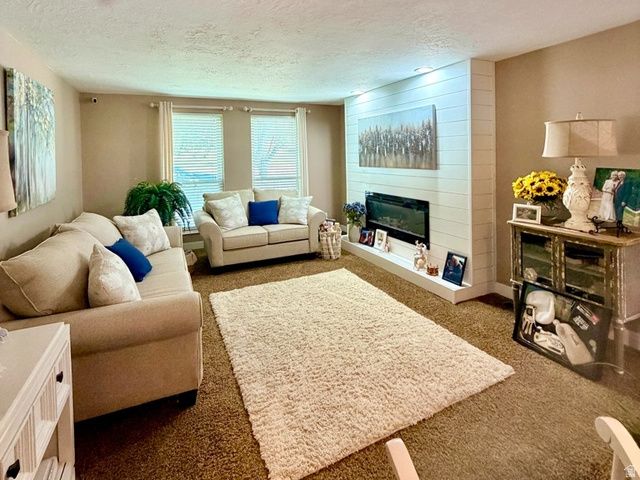 12080 S MILL RIDGE CIR, Sandy, UT 84094