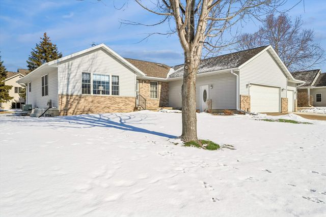 1300 Shepherd Avenue, Waverly, IA 50677