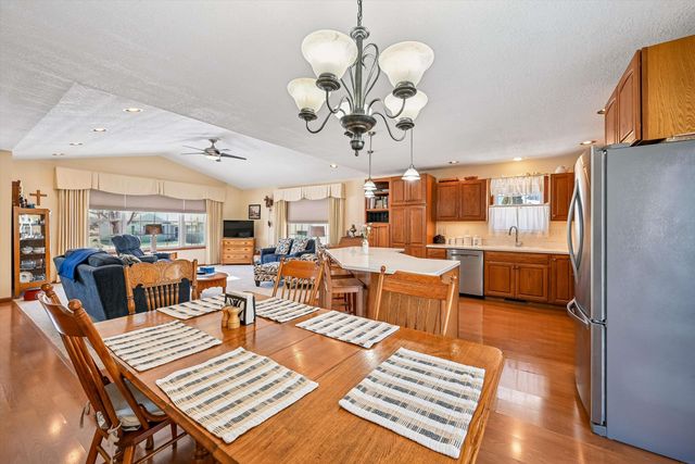 1300 Shepherd Avenue, Waverly, IA 50677